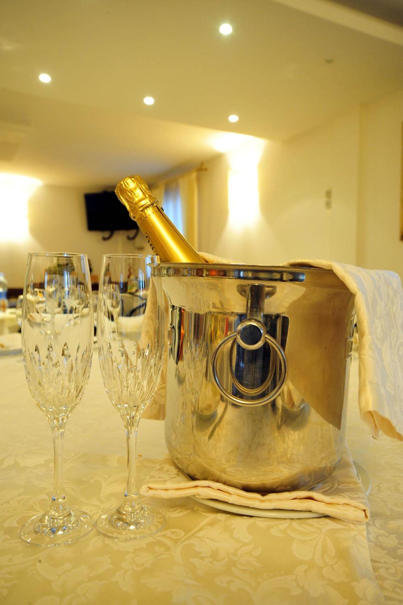 Albergo Romagna Fratta Terme Buitenkant foto