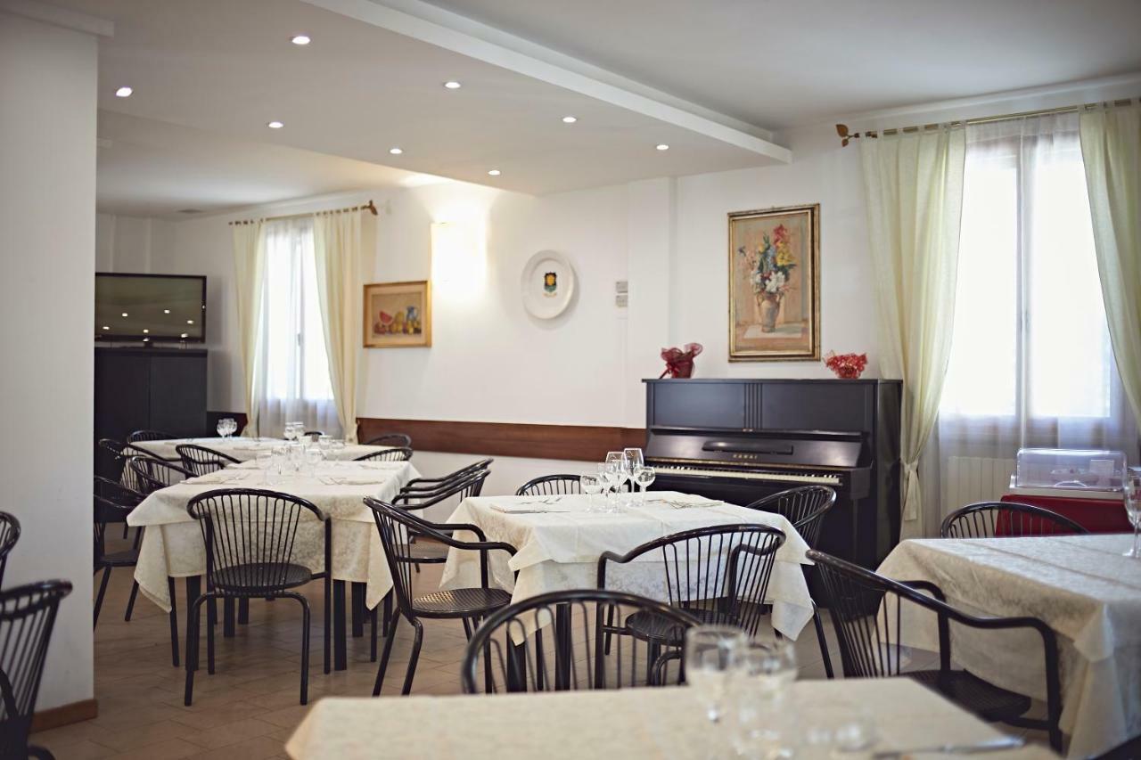 Albergo Romagna Fratta Terme Buitenkant foto